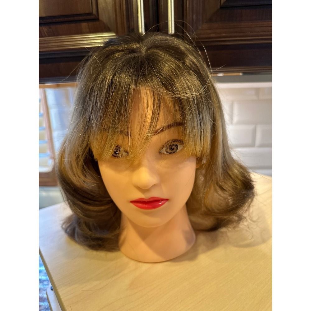 Wig Midway wig NWOT